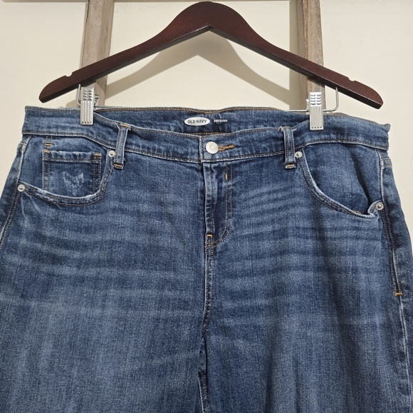 ⭐️40% Off⭐️ Old Navy Boyfriend Jeans - Picture 2 of 13